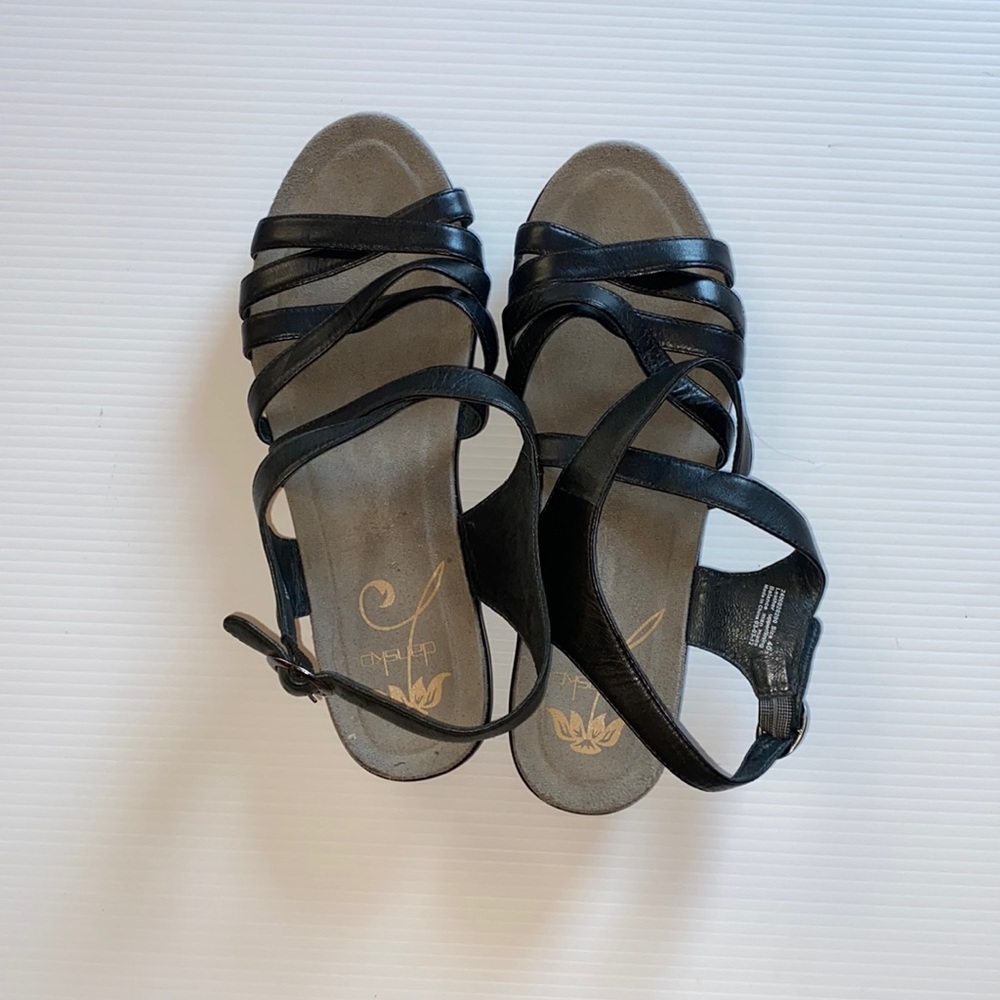 Dansko strapped sandals. Size 40/9